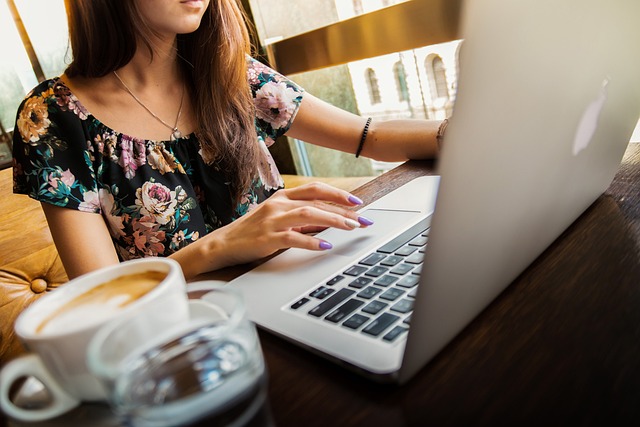 Como Entrar no Mercado Digital com o Pé Direito Sem Cometer Erros